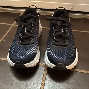 Hoka rincon 3 - size 6 black and white